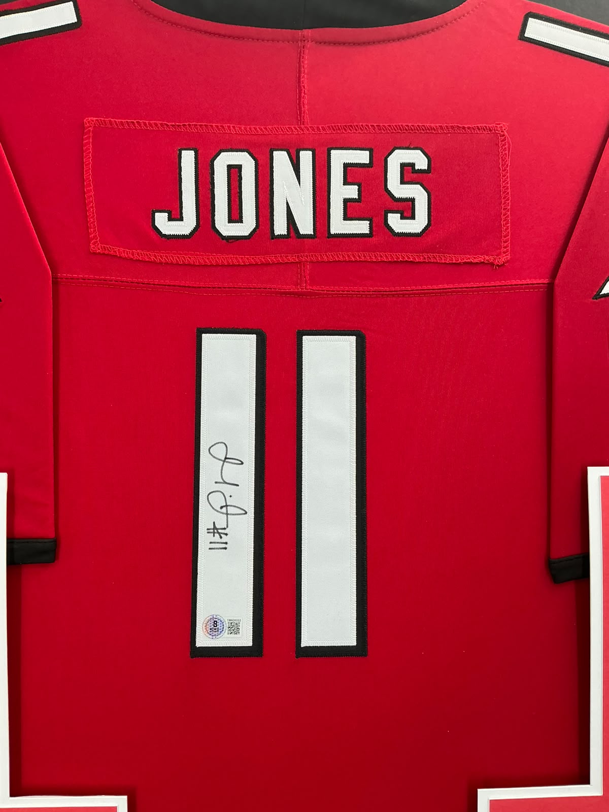 Atlanta Falcons Julio Jones Signed Jersey Framed