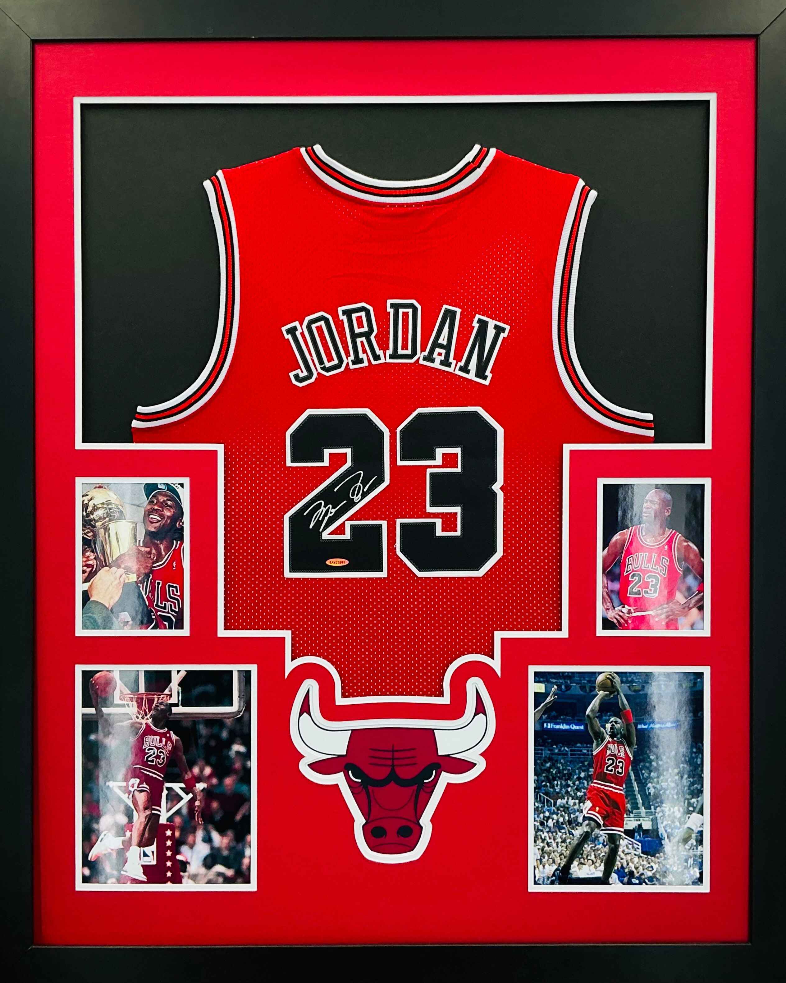 Chicago Bulls Michael Jordan Signed Jersey Framed
