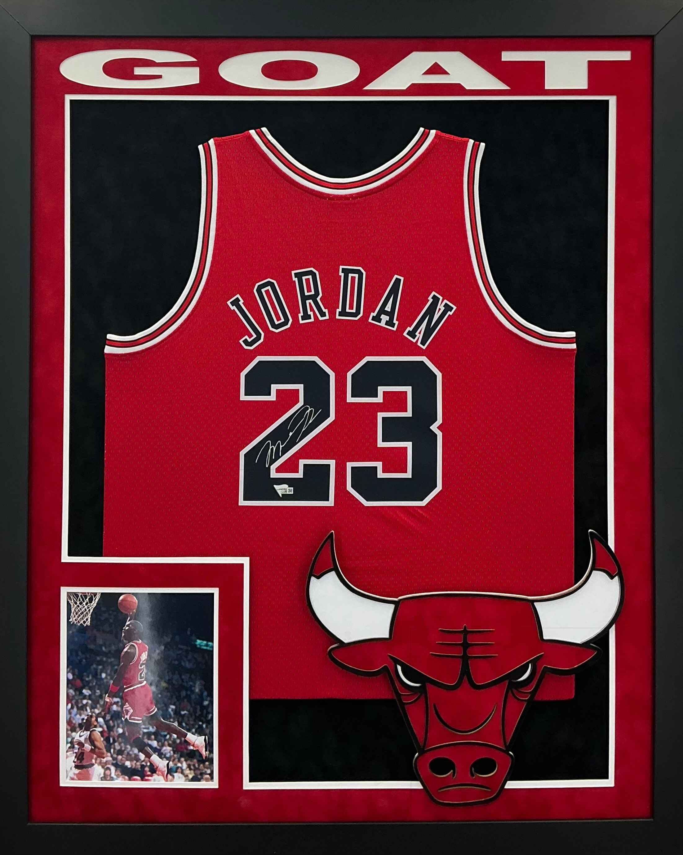 Chicago Bulls Michael Jordan Signed Jersey Framed