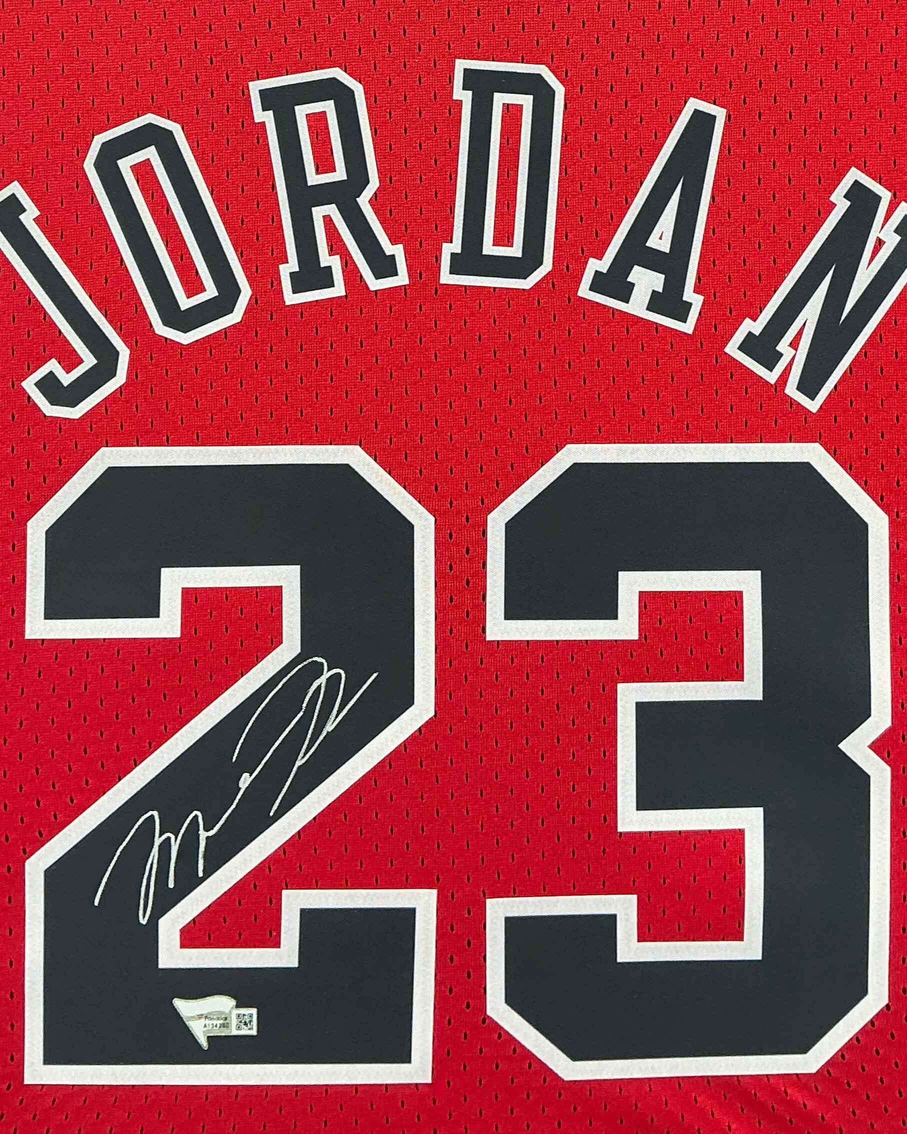 Chicago Bulls Michael Jordan Signed Jersey Framed
